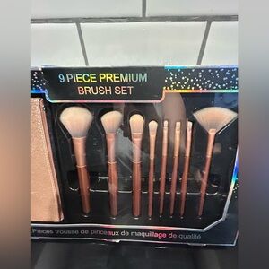 9 Piece Premium Brush Set. New
